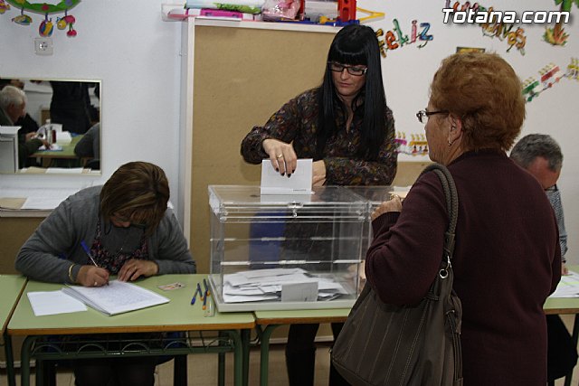 Elecciones 20n en Totana - 57