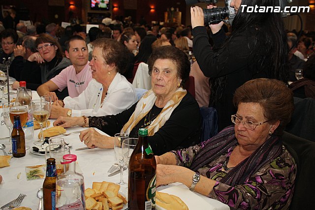 Se recaudan 6.500  en la cena contra el cncer a la que asistieron 500 personas - 35