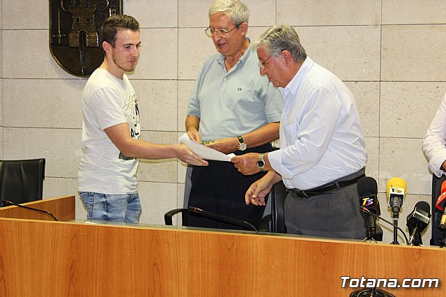 Nueva Junta Local de la Asociacin Espaola contra el Cncer (AECC) - 33