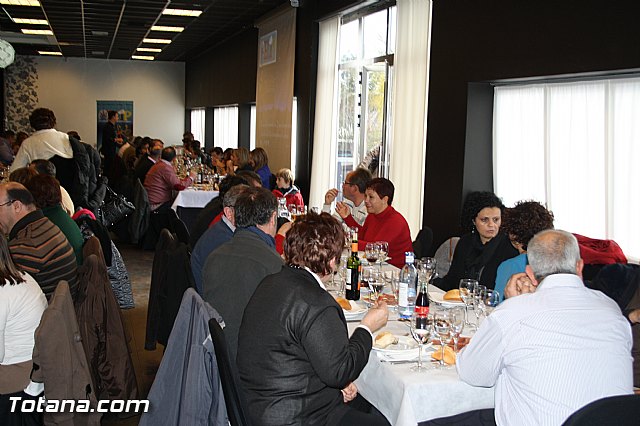 Comida solidaria a beneficio de la Asociacin de Familiares y Afectados de Lipodistrofias (AELIP) - 2013 - 1