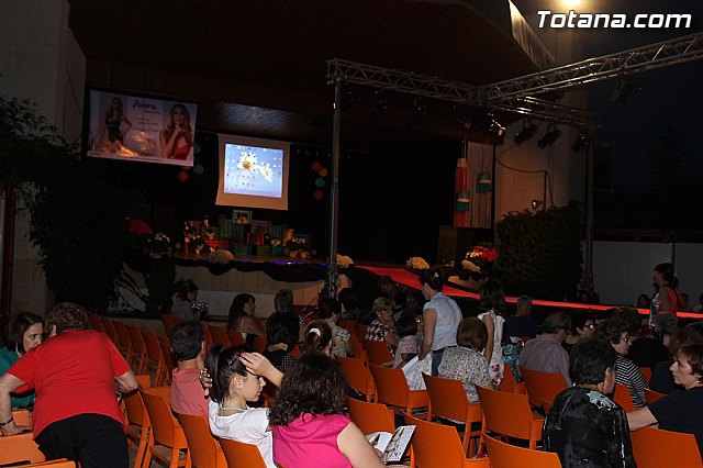 Desfile solidario de lencera y bao a beneficio de AFACMUR - 1