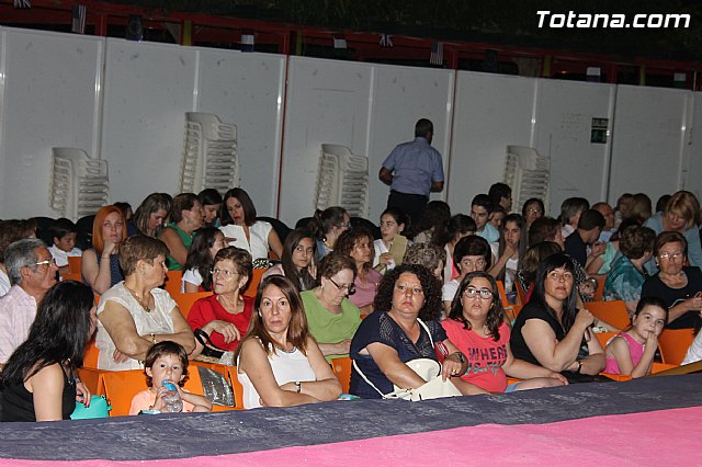 Desfile solidario de lencera y bao a beneficio de AFACMUR - 6