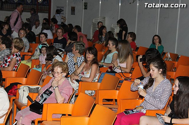 Desfile solidario de lencera y bao a beneficio de AFACMUR - 7