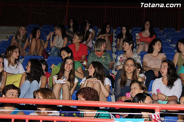 Desfile solidario de lencera y bao a beneficio de AFACMUR - 11