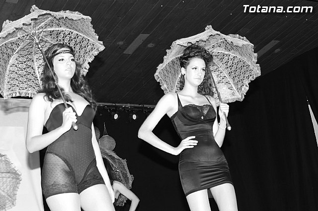 Desfile solidario de lencera y bao a beneficio de AFACMUR - 32