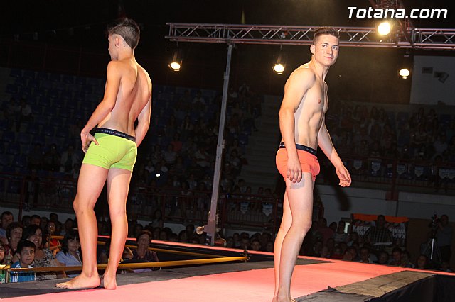 Desfile solidario de lencera y bao a beneficio de AFACMUR - 109