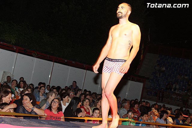 Desfile solidario de lencera y bao a beneficio de AFACMUR - 144