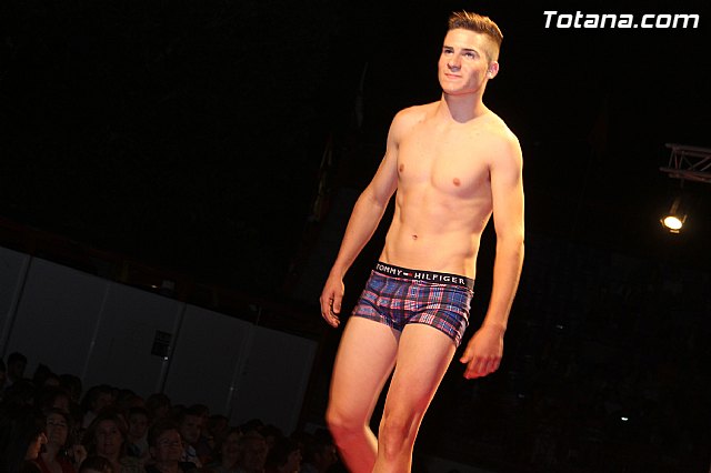 Desfile solidario de lencera y bao a beneficio de AFACMUR - 148