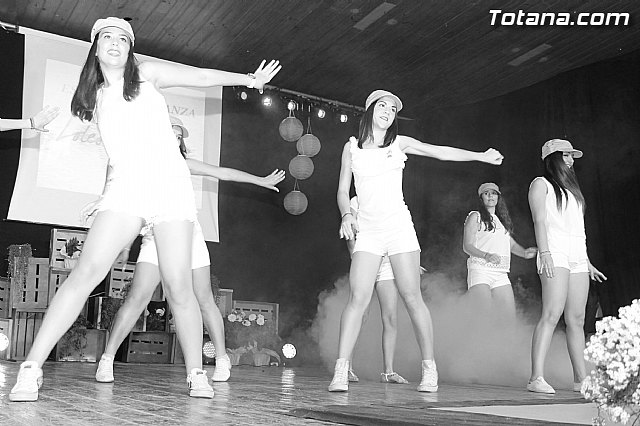 Desfile solidario de lencera y bao a beneficio de AFACMUR - 365