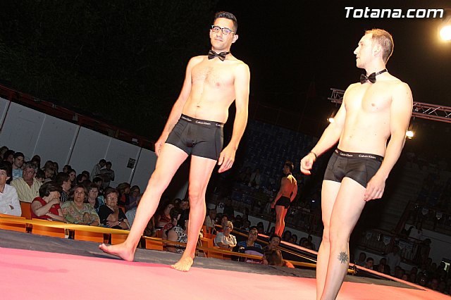 Desfile solidario de lencera y bao a beneficio de AFACMUR - 480