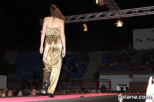 II desfile solidario a beneficio de AFACMUR - 90