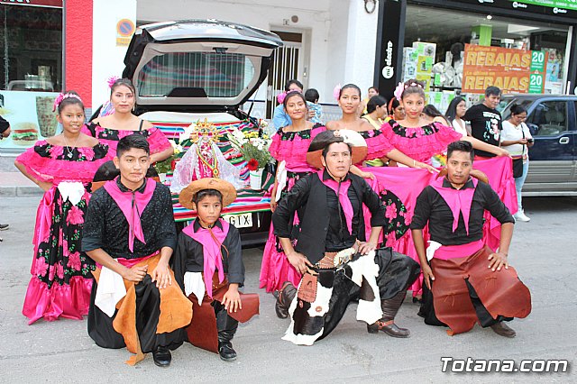 Desfile de baile. Fiestas en honor a la Virgen de la Urkupia (Bolivia) - 1