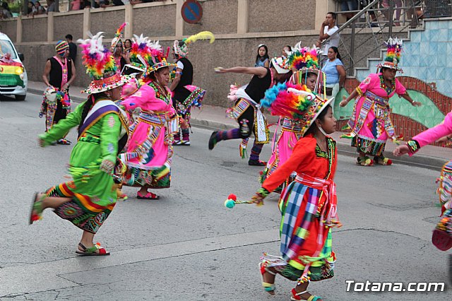 Desfile de baile. Fiestas en honor a la Virgen de la Urkupia (Bolivia) - 17