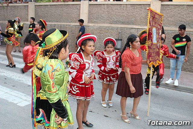 Desfile de baile. Fiestas en honor a la Virgen de la Urkupia (Bolivia) - 36