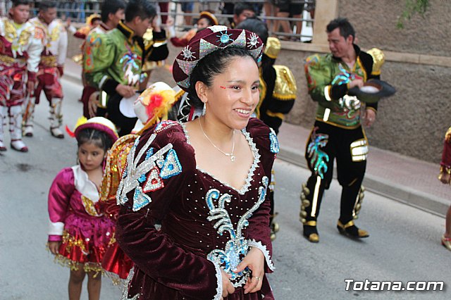 Desfile de baile. Fiestas en honor a la Virgen de la Urkupia (Bolivia) - 45