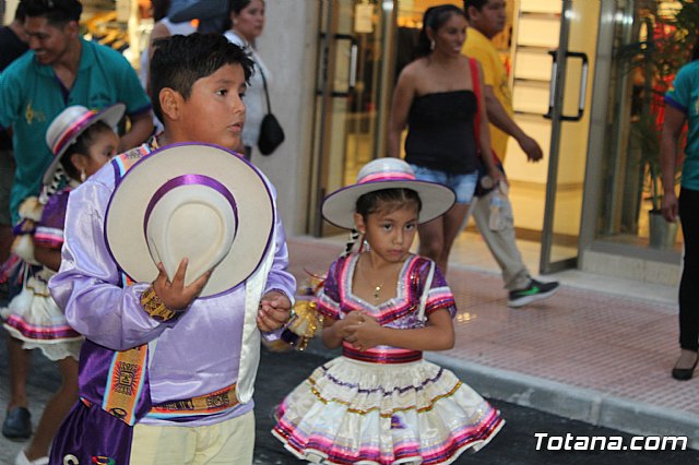 Desfile de baile. Fiestas en honor a la Virgen de la Urkupia (Bolivia) - 106