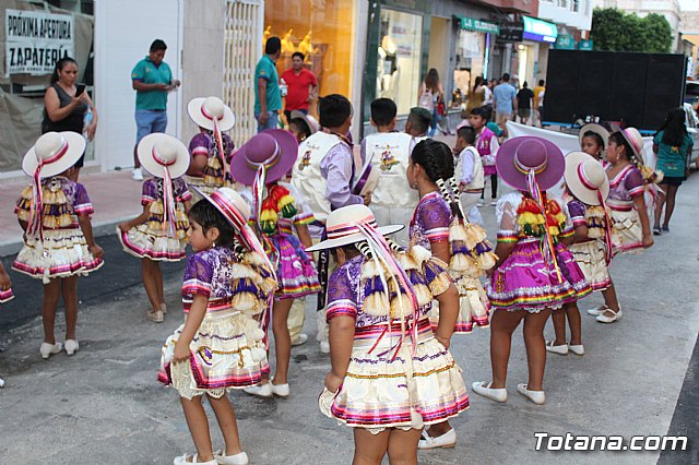Desfile de baile. Fiestas en honor a la Virgen de la Urkupia (Bolivia) - 110
