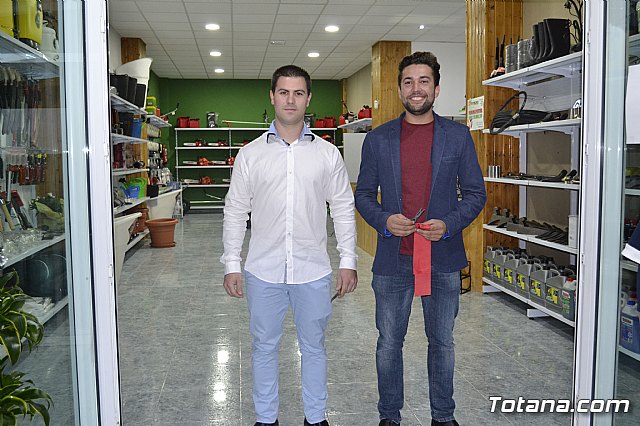 Abre sus puertas Femagro, una nueva tienda de ferretera agrcola en Totana - 8