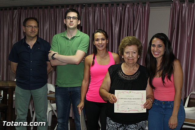 Clausura y entrega de diplomas del Programa de Gimnasia para Personas Mayores - 2015 - 30