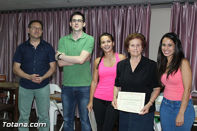 Clausura y entrega de diplomas del Programa de Gimnasia para Personas Mayores - 2015 - 31