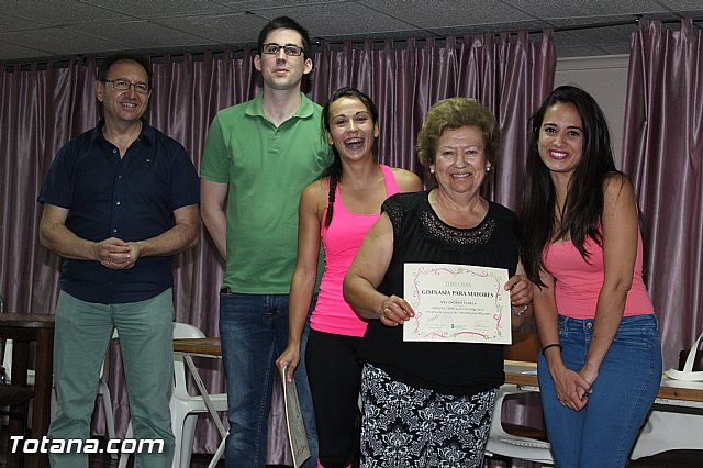 Clausura y entrega de diplomas del Programa de Gimnasia para Personas Mayores - 2015 - 33