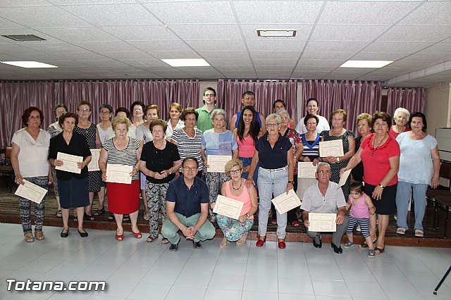 Clausura y entrega de diplomas del Programa de Gimnasia para Personas Mayores - 2015 - 48