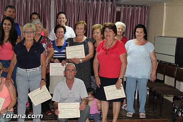 Clausura y entrega de diplomas del Programa de Gimnasia para Personas Mayores - 2015 - 51