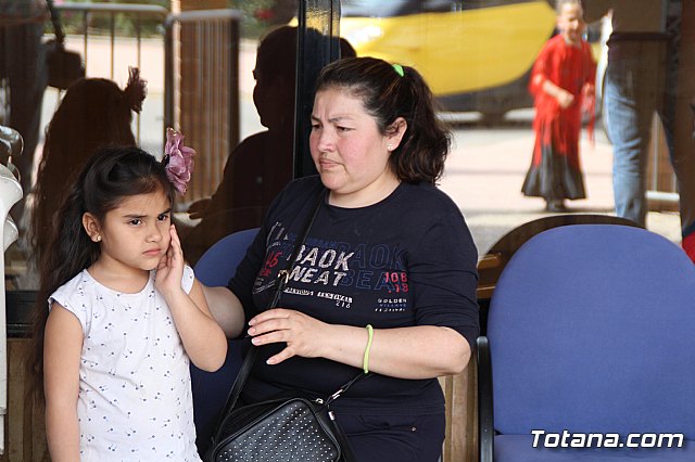 Los mayores de la Residencia La Pursima celebran la Feria de Abril 2017  - 12