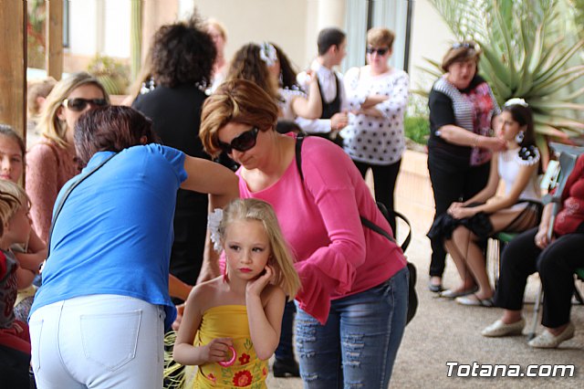 Los mayores de la Residencia La Pursima celebran la Feria de Abril 2017  - 13