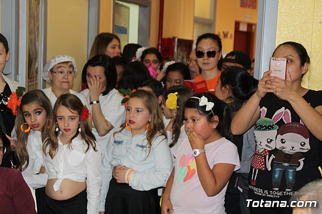 Los mayores de la Residencia La Pursima celebran la Feria de Abril 2017  - 66