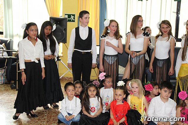 Los mayores de la Residencia La Pursima celebran la Feria de Abril 2017  - 101