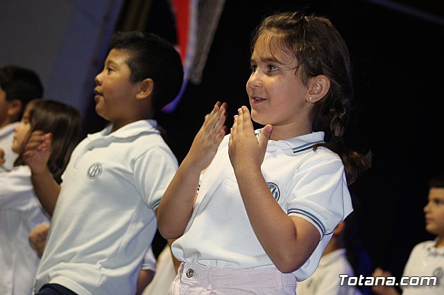 VI Desfile Solidario de Lencera y Bao a beneficio de Afacmur 2019 - 8
