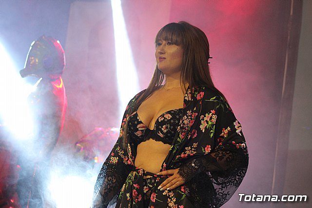 VI Desfile Solidario de Lencera y Bao a beneficio de Afacmur 2019 - 58