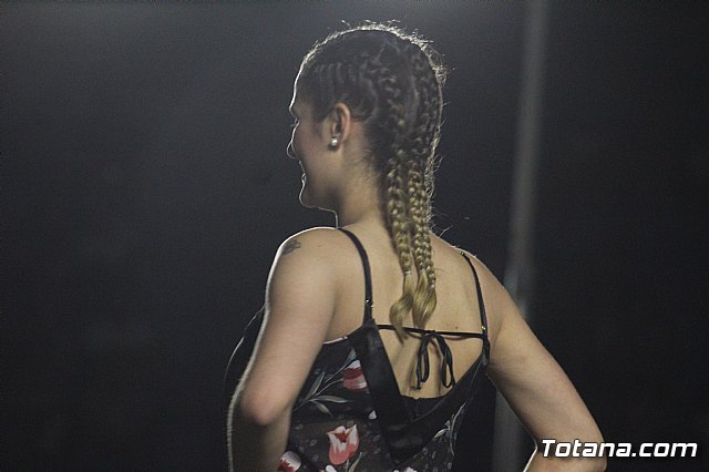 VI Desfile Solidario de Lencera y Bao a beneficio de Afacmur 2019 - 60