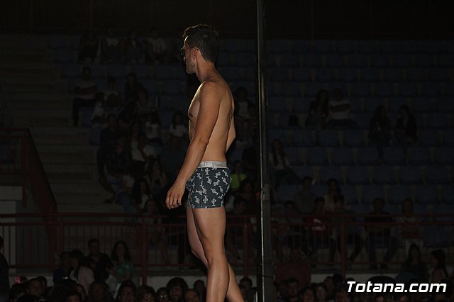 VI Desfile Solidario de Lencera y Bao a beneficio de Afacmur 2019 - 101