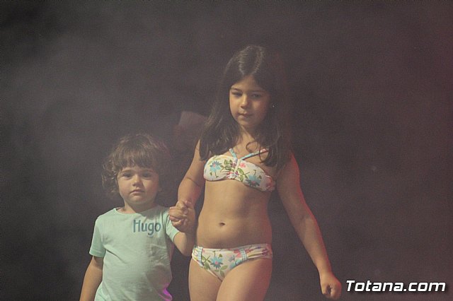 VI Desfile Solidario de Lencera y Bao a beneficio de Afacmur 2019 - 148