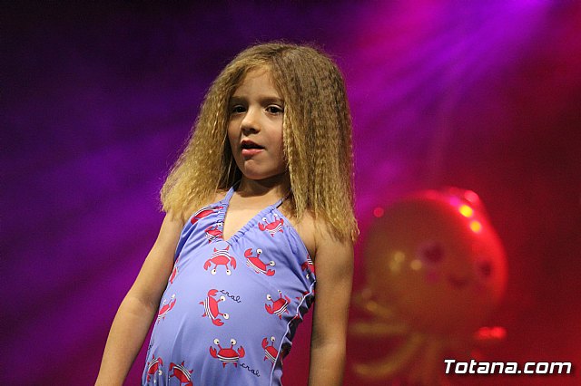 VI Desfile Solidario de Lencera y Bao a beneficio de Afacmur 2019 - 160