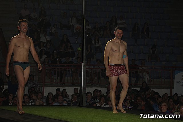 VI Desfile Solidario de Lencera y Bao a beneficio de Afacmur 2019 - 182