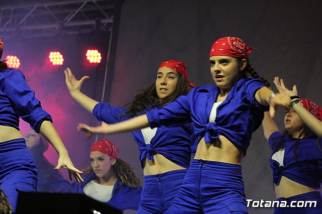 VI Desfile Solidario de Lencera y Bao a beneficio de Afacmur 2019 - 264