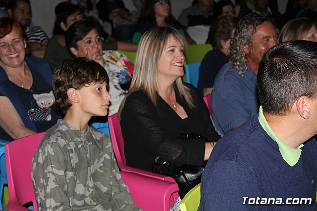 VI Desfile Solidario de Lencera y Bao a beneficio de Afacmur 2019 - 445