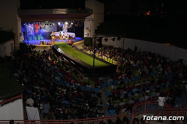 VI Desfile Solidario de Lencera y Bao a beneficio de Afacmur 2019 - 528