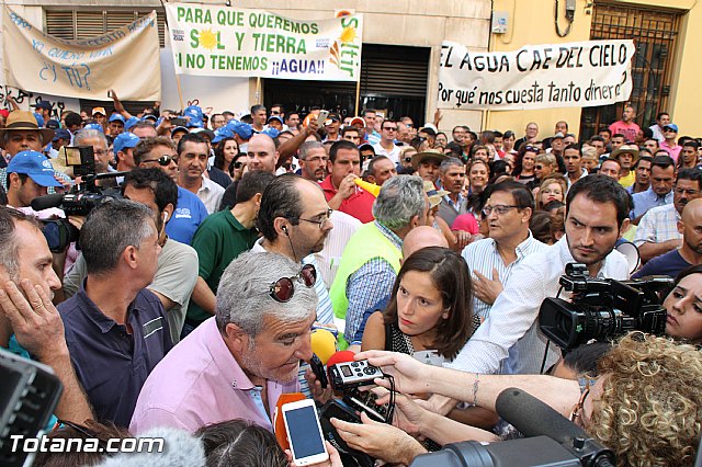 Concentracin ante la CHS para reivindicar agua para riego - 45