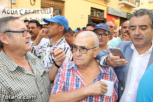 Concentracin ante la CHS para reivindicar agua para riego - 57
