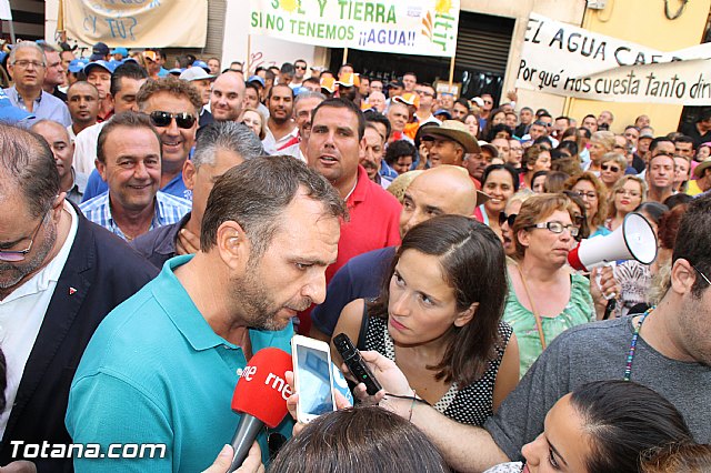Concentracin ante la CHS para reivindicar agua para riego - 66