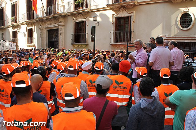 Concentracin ante la CHS para reivindicar agua para riego - 75