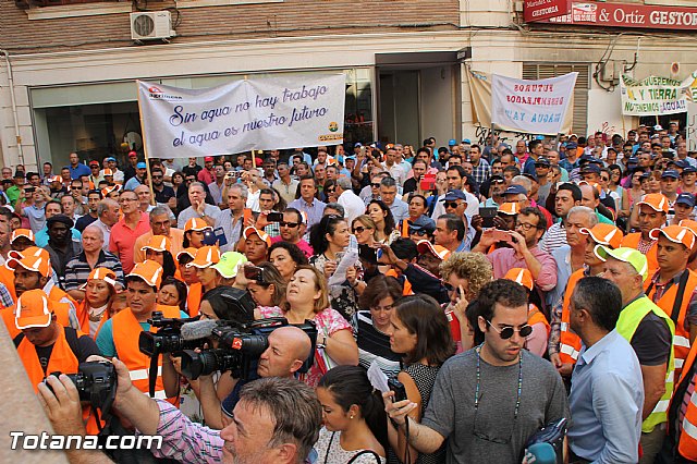 Concentracin ante la CHS para reivindicar agua para riego - 80