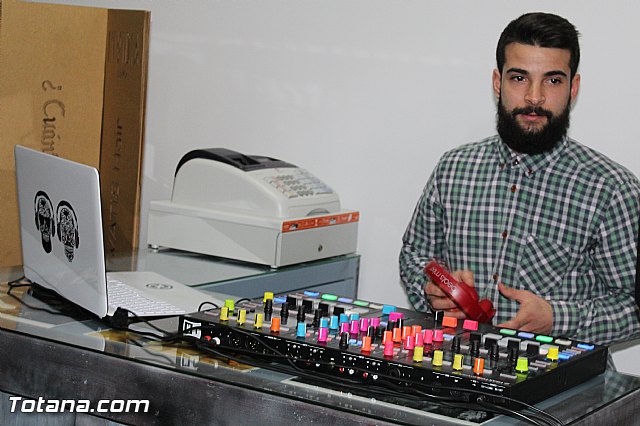 Inauguracin nuevo local ngel Rocha Peluqueros - 94