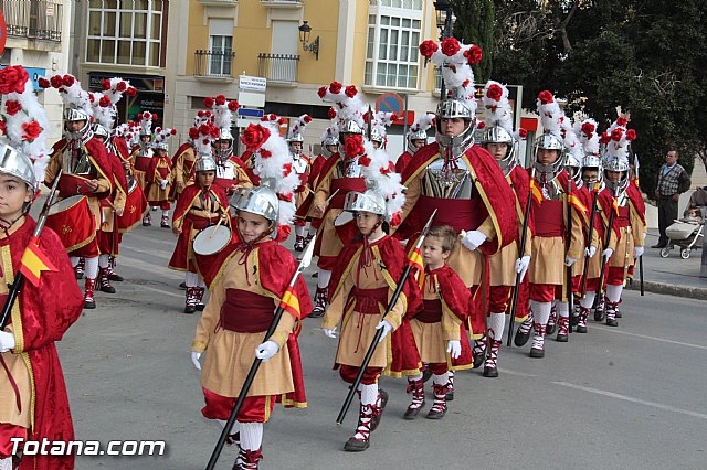 Libro, bandera, pregn y Escudo de Oro. 250 aniversario 