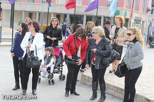 Libro, bandera, pregn y Escudo de Oro. 250 aniversario 