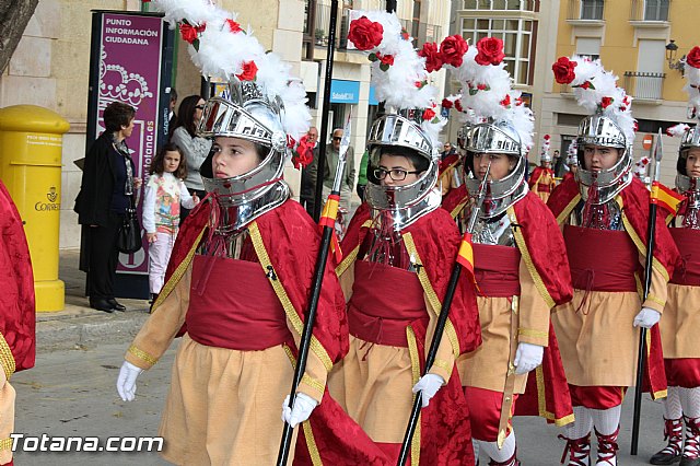Libro, bandera, pregn y Escudo de Oro. 250 aniversario 